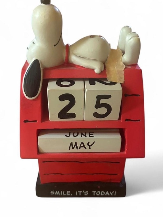 Peanuts Other - Novelty Snoopy Desk Calendar - Red